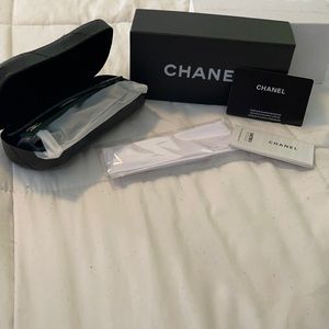 Gorgeous Chanel sunglasses dark green black gold